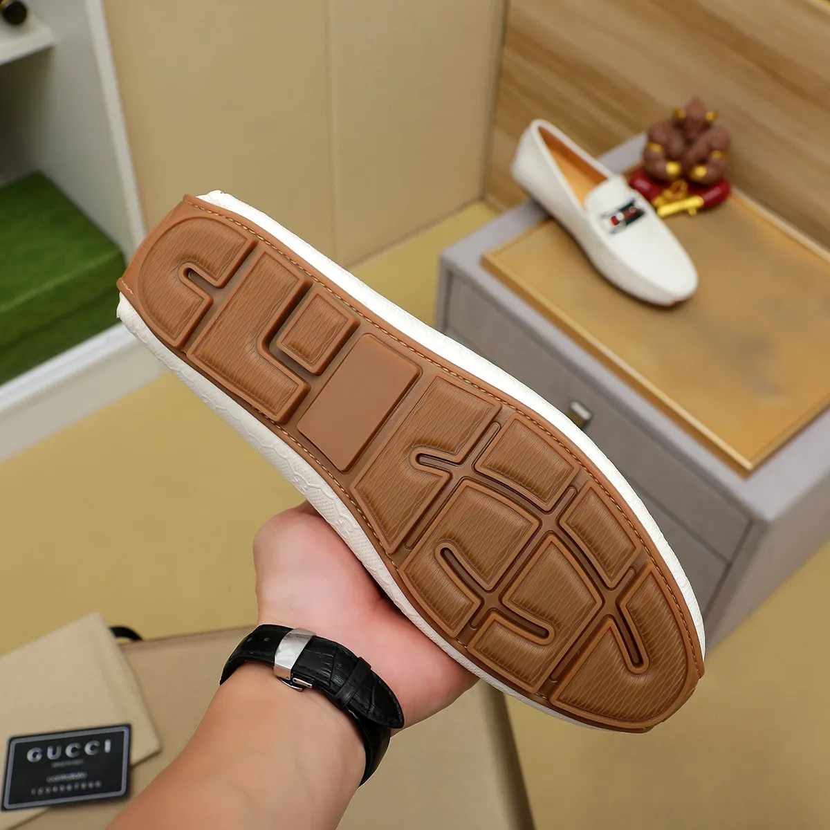 Men's shoes 💰360💰💰GUCCI Gucci official website synchronizes the latest model 🛃The upper is made of imported cowhide, 🐷leather lining, rubber outsole, 🎩🎩top-notch handcrafted workmanship with fine stitches and threads🔍definitely satisfy those perfectionist men who pursue high luxury quality 👏 Colors available! Code number 38-45 Large quantity in stock